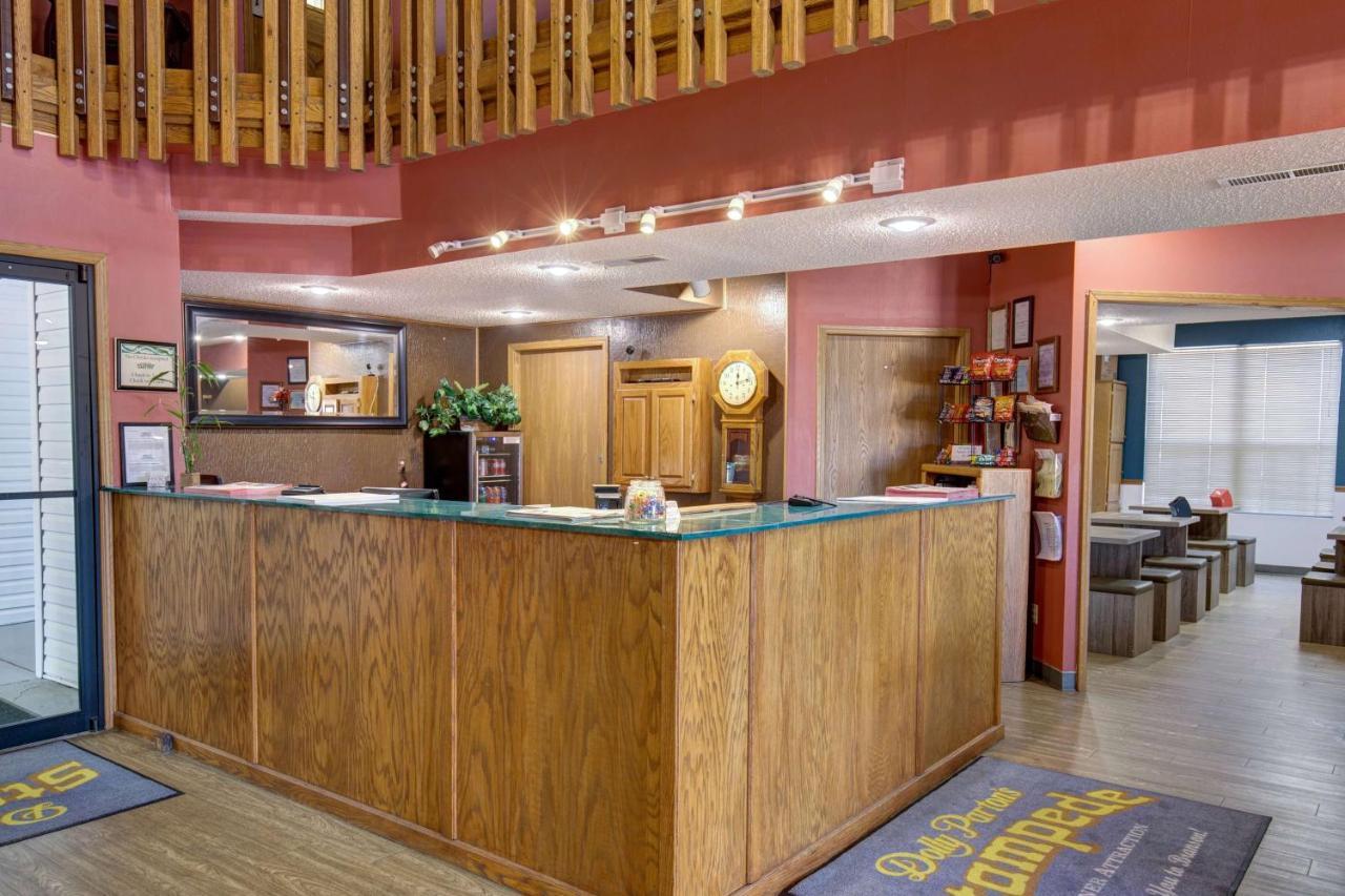 Howard Johnson By Wyndham Branson Theatre District Exteriör bild